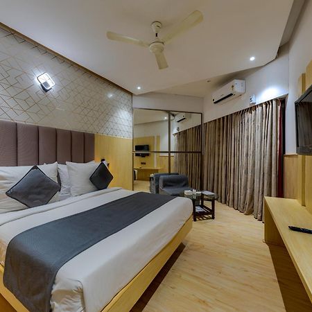 סולאפור Hotel Surya Executive 3 Star Hotel מראה חיצוני תמונה