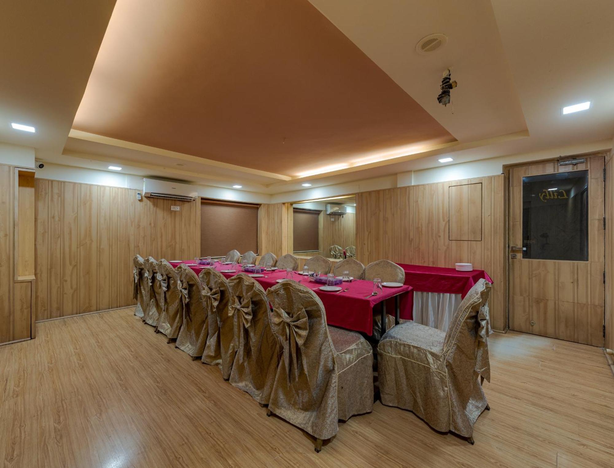 סולאפור Hotel Surya Executive 3 Star Hotel מראה חיצוני תמונה
