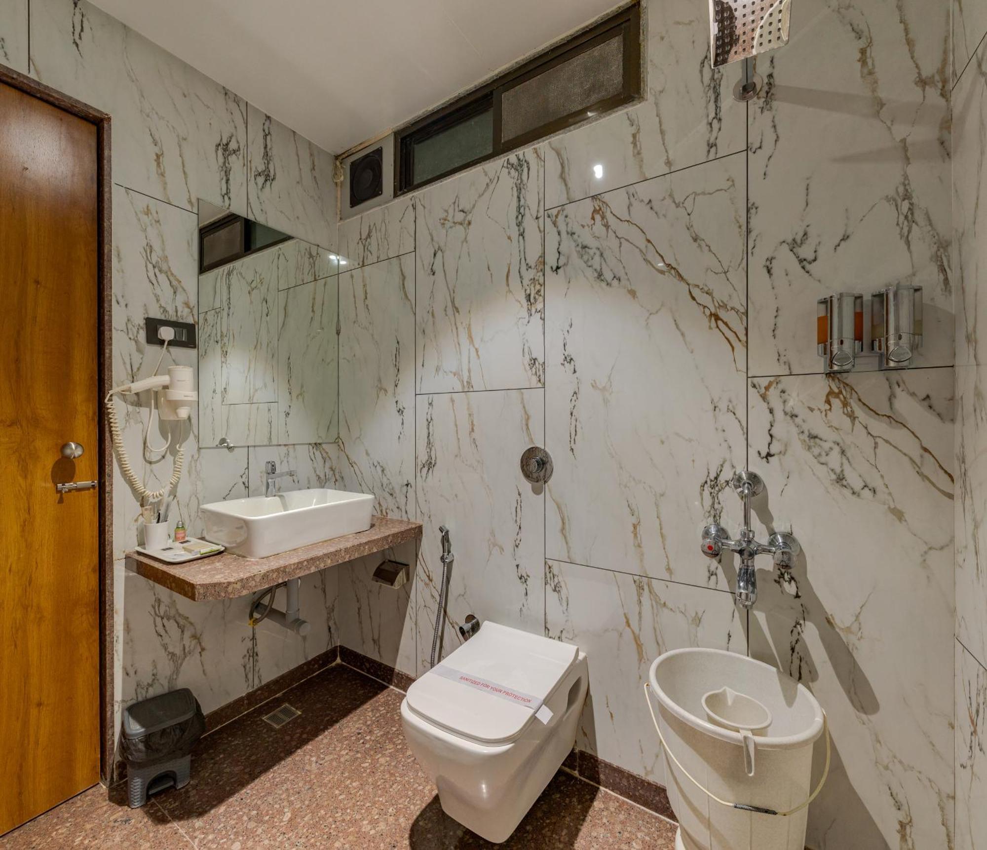 סולאפור Hotel Surya Executive 3 Star Hotel מראה חיצוני תמונה