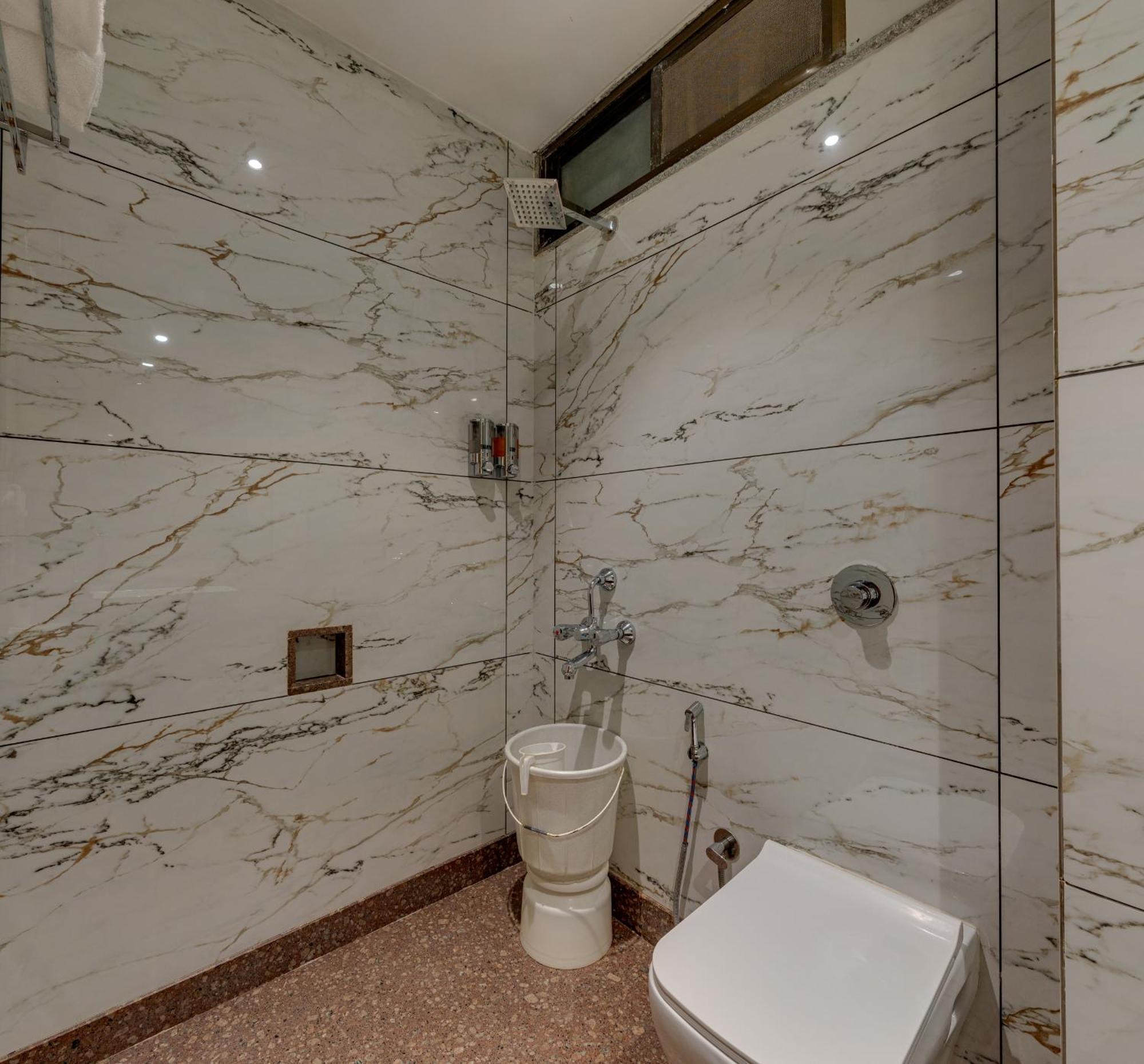 סולאפור Hotel Surya Executive 3 Star Hotel מראה חיצוני תמונה
